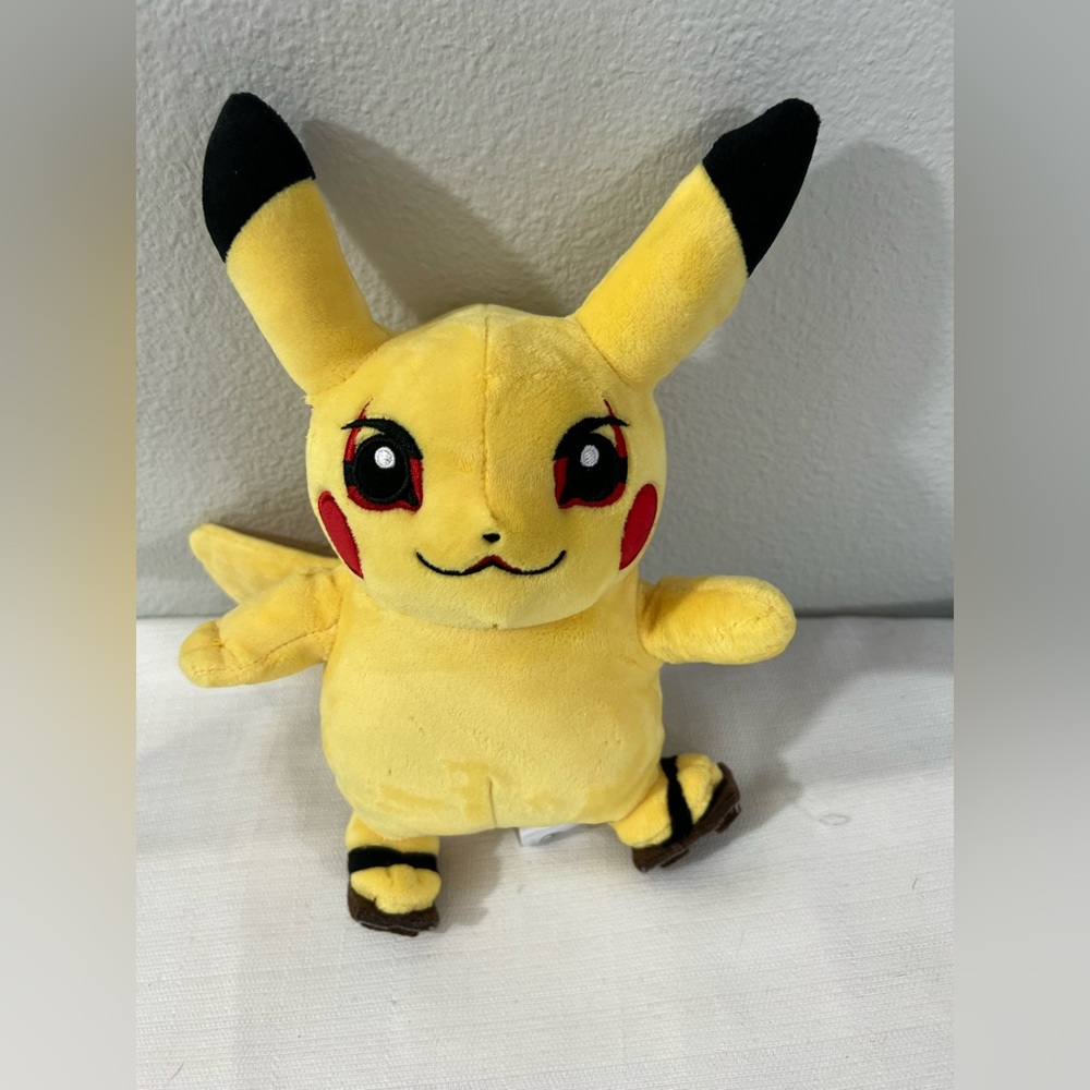 Pikachu plush‎